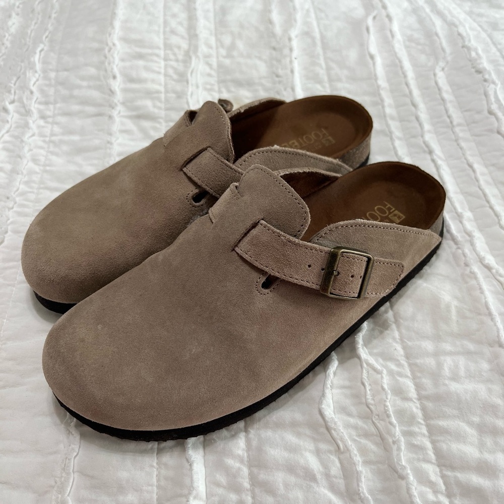 White Mountain Footbed Slides Women’s size 8